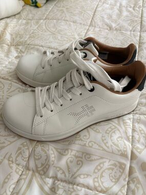 KURU:Roam Women’s leather with Brown Accent